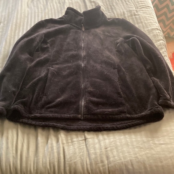 Heatkeep zip up sweater.In good condition,no stains or rips. Zipper works great. - Picture 1 of 3